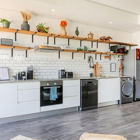 Urban Oasis Balcony Apartment Backup Powered ケープタウン エクステリア 写真